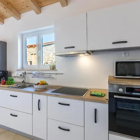 4 Bedroom Lovely In Duga Uvala * Mutvoran