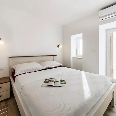 Ferienhaus Awesome In Duga Uvala *