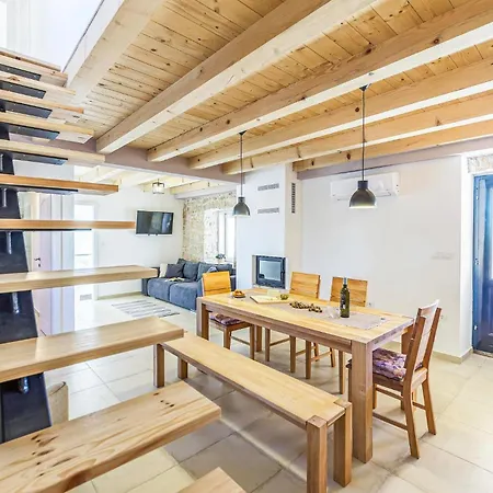 Vikendica 4 Bedroom Lovely In Duga Uvala Mutvoran