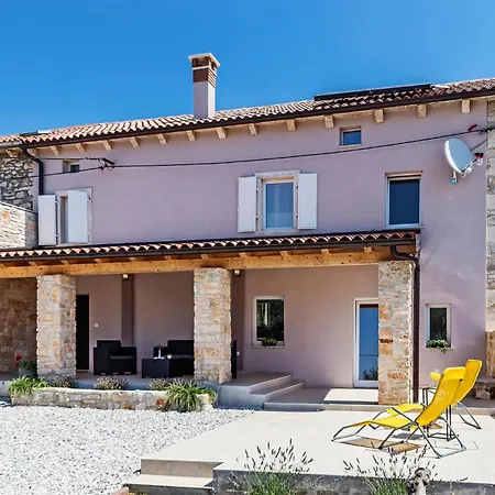 Holiday home 4 Bedroom Lovely In Duga Uvala *