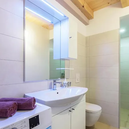 Holiday home 4 Bedroom Lovely In Duga Uvala *