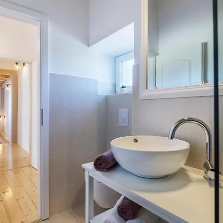 4 Bedroom Lovely In Duga Uvala *