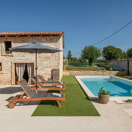 4 Bedroom Lovely In Duga Uvala * Mutvoran